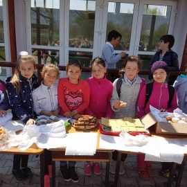 Târg caritabil de Paște la Școala Gimnazială Jegălia